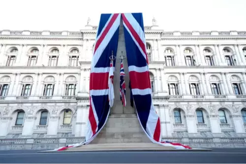 ИХ БРИТАНИЧУУД ЯЛАЛТЫН 80 ЖИЛИЙН ОЙГ УГТАХ ГЭЖ БАЙНА